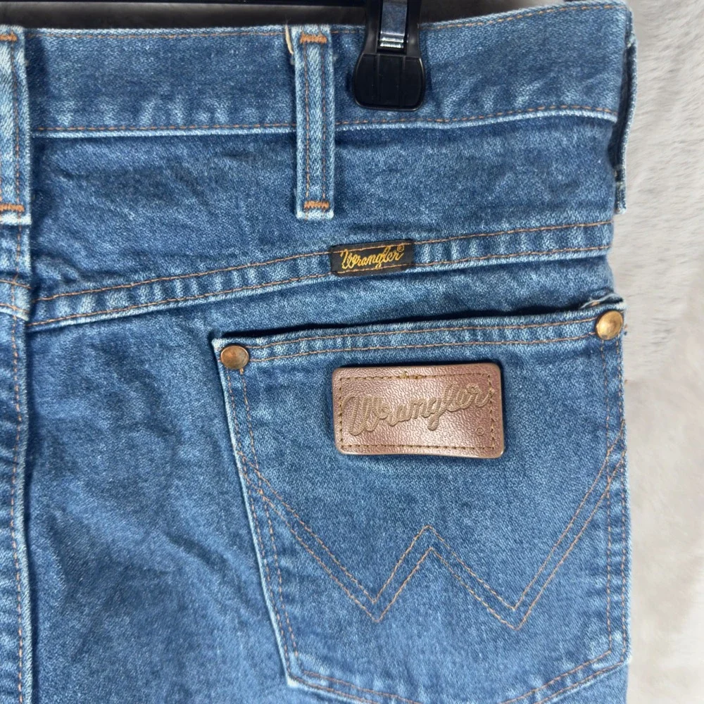 Vintage Wrangler Mens Cut Off Denim Shorts Blue Medium Wash Made in USA 34 Waist
